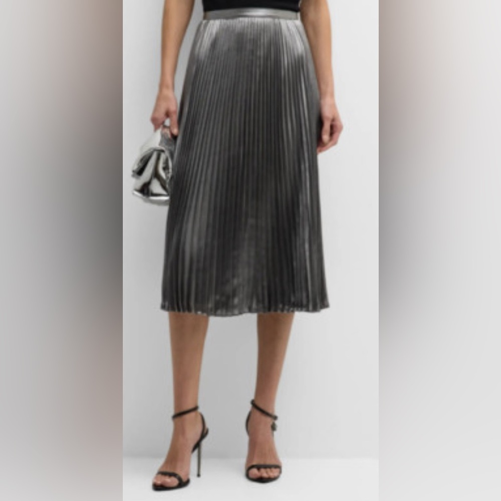 Elegant Silver‎ Pleated Skirt